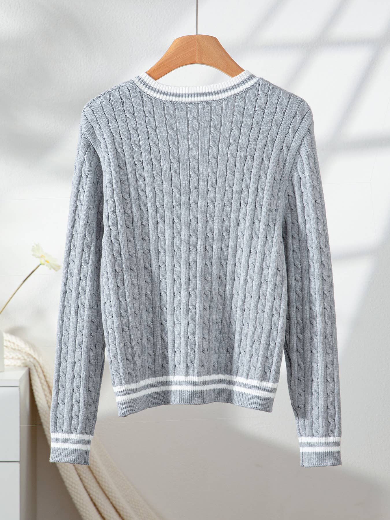 Towel embroidered letter knitted sweater