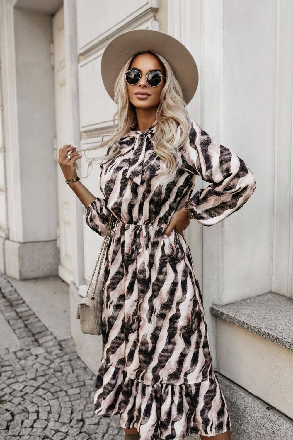 STYLISH ZEBRA-PRINT DRESS WITH BOW WAIST