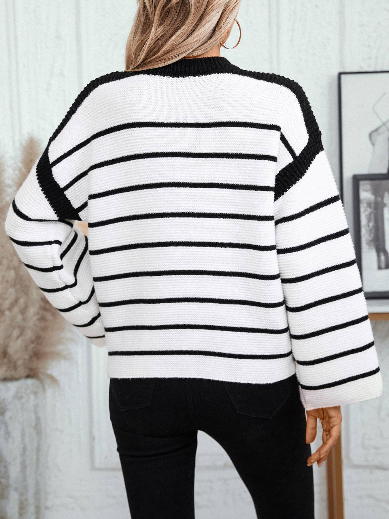 STRIPED PULLOVER LONG-SLEEVED CREW-NECK SWEATER