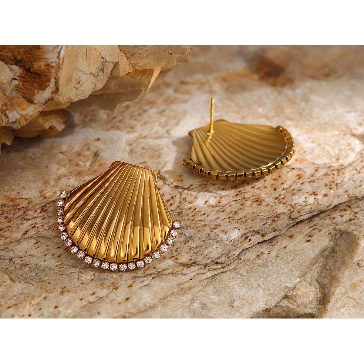 CREATIVE OCEAN SERIES GOLD SHELL EARRINGS