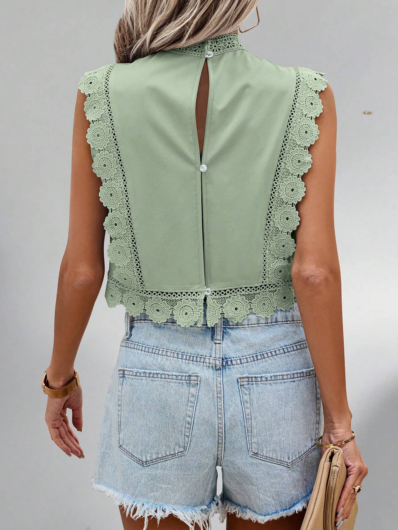 Lace embroidered round-neck hollowed-out T-shirt