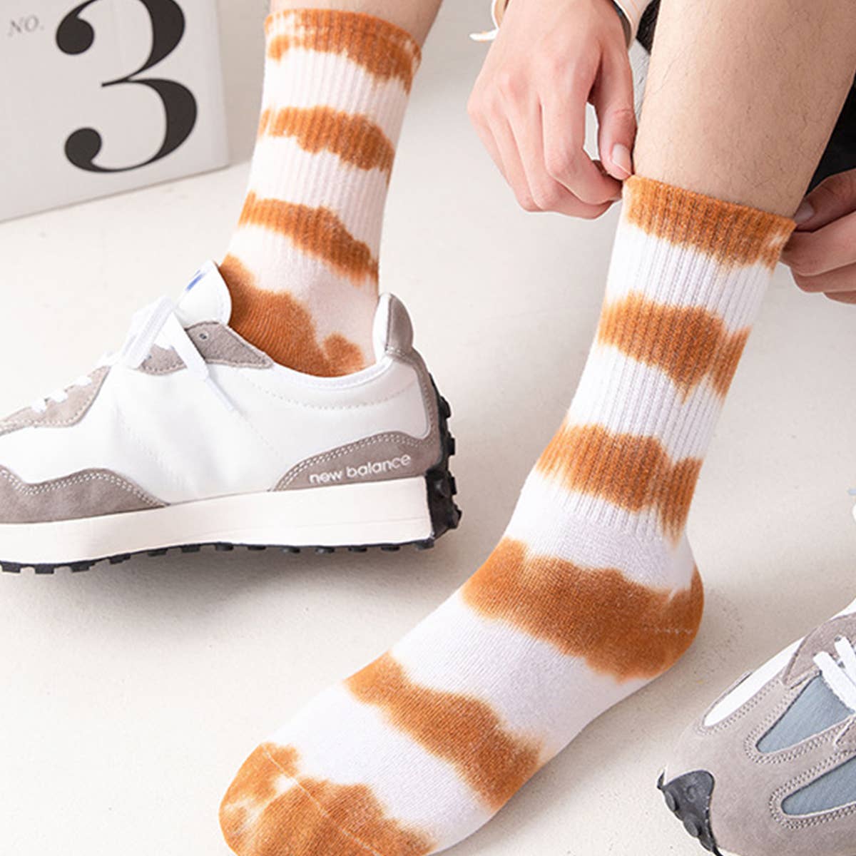 SIMPLE TIE-DYED HIGH-TOP SOCKS_CWMS0263
