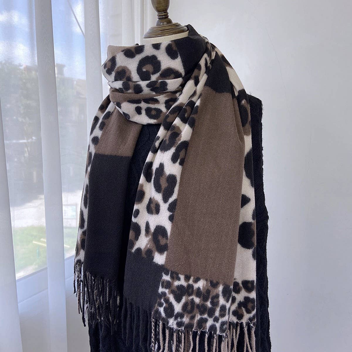 Leopard Colorblock Scarf ? Warm Tassel Winter Wrap