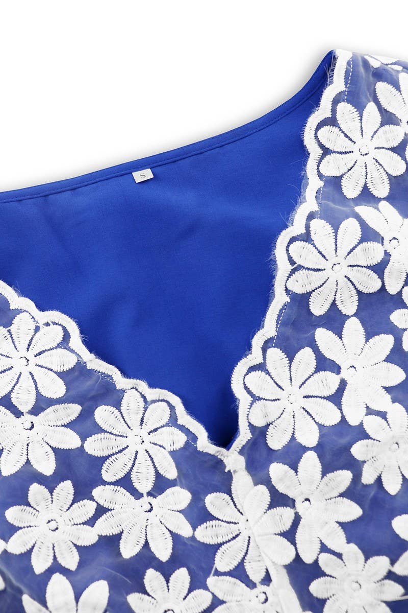 CWDMD3999_LACE-UP V-NECK LACE-TRIMMED CONTRAST DRESS