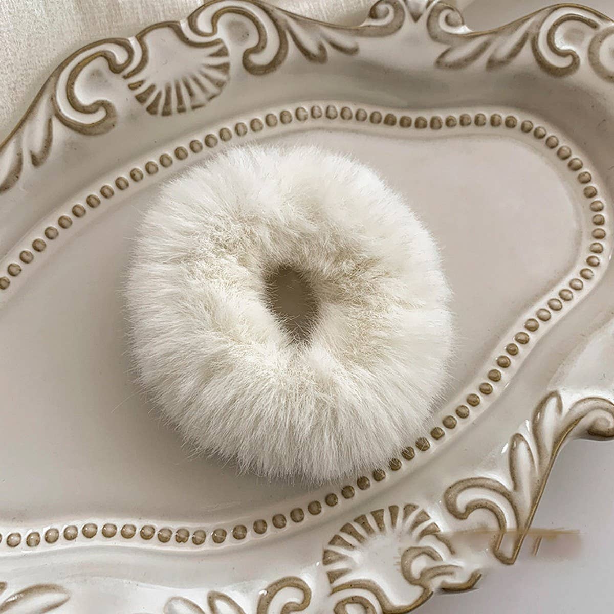 WHITE PLUSH HAIR RING RUBBER BAND HAIR ACCESSORIES