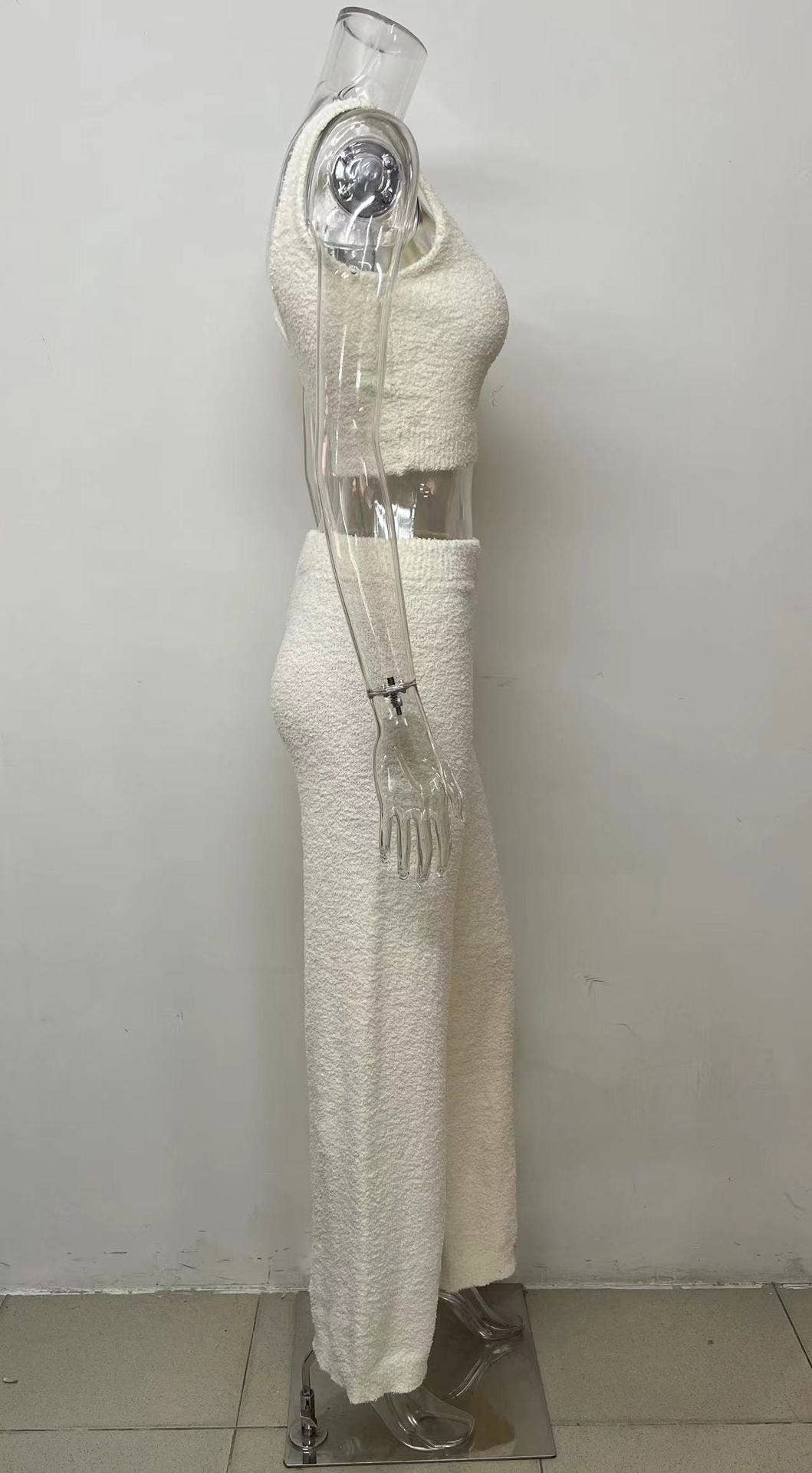 Two-piece V-neck crop top and long pants set