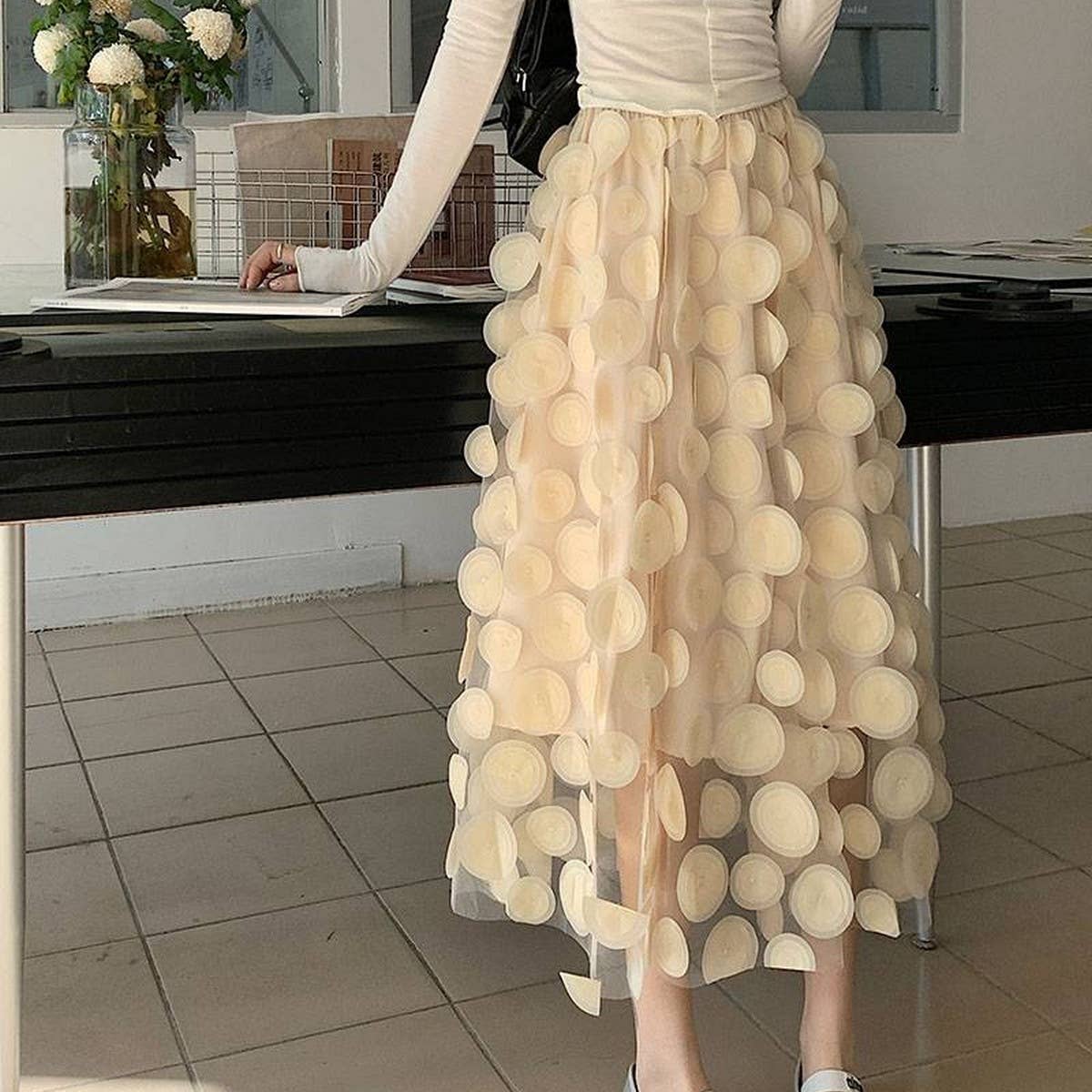 THREE-DIMENSIONAL FLORAL TULLE MESH SKIRT