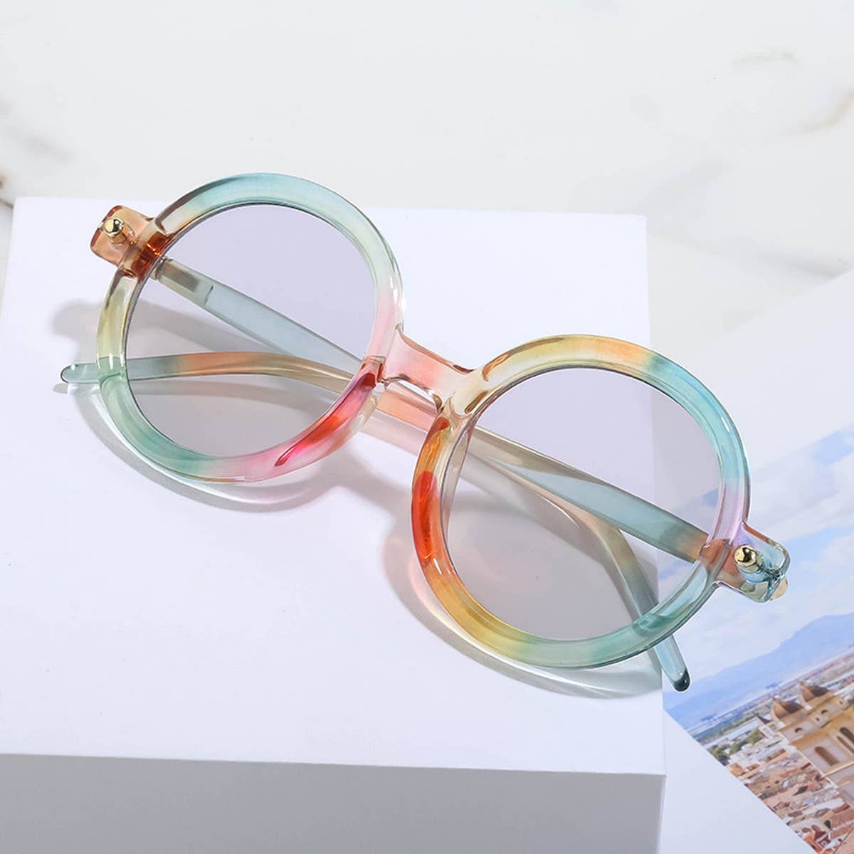 FASHIONABLE THICK ROUND FRAME SUNGLASSES