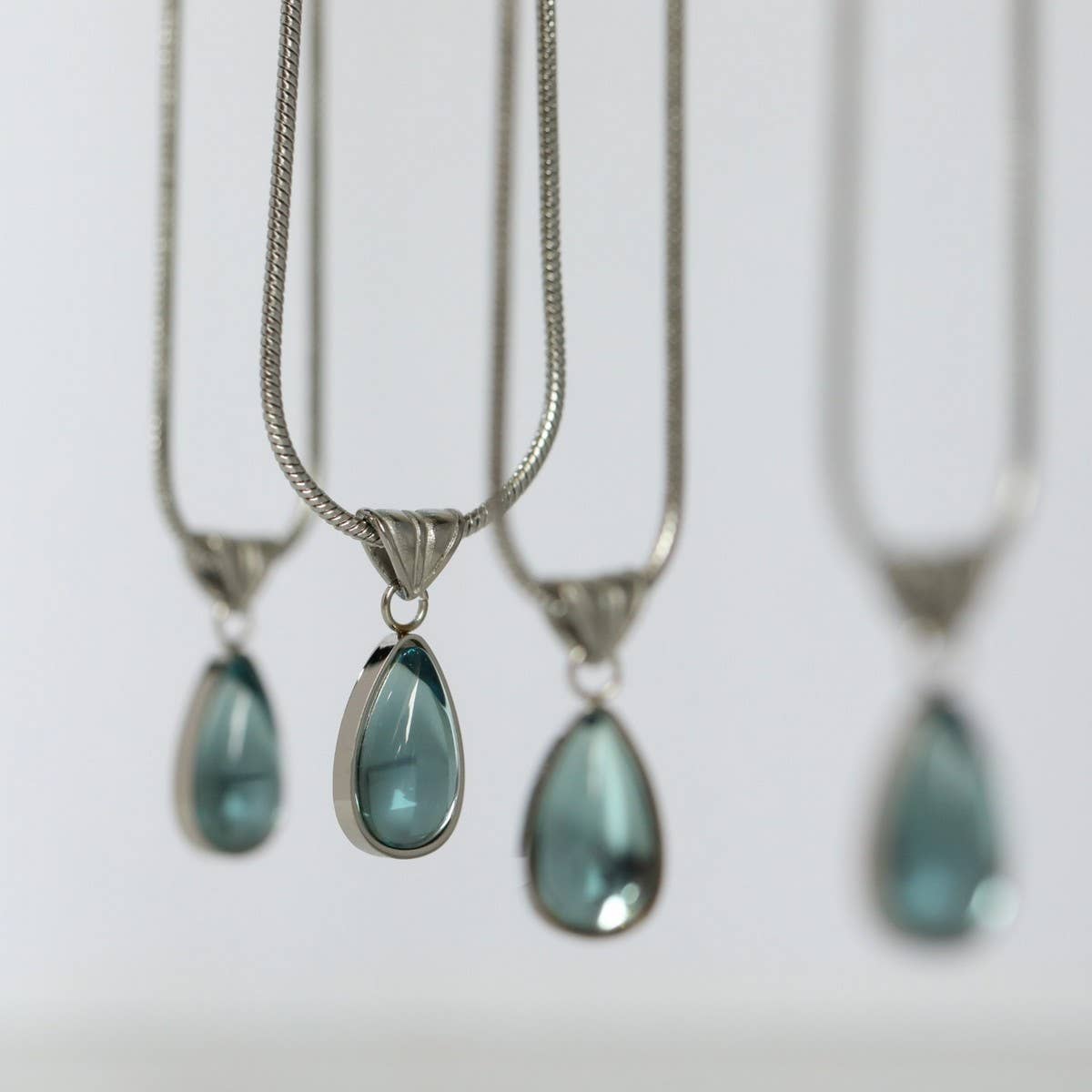 Fashionable water drop blue ocean necklace