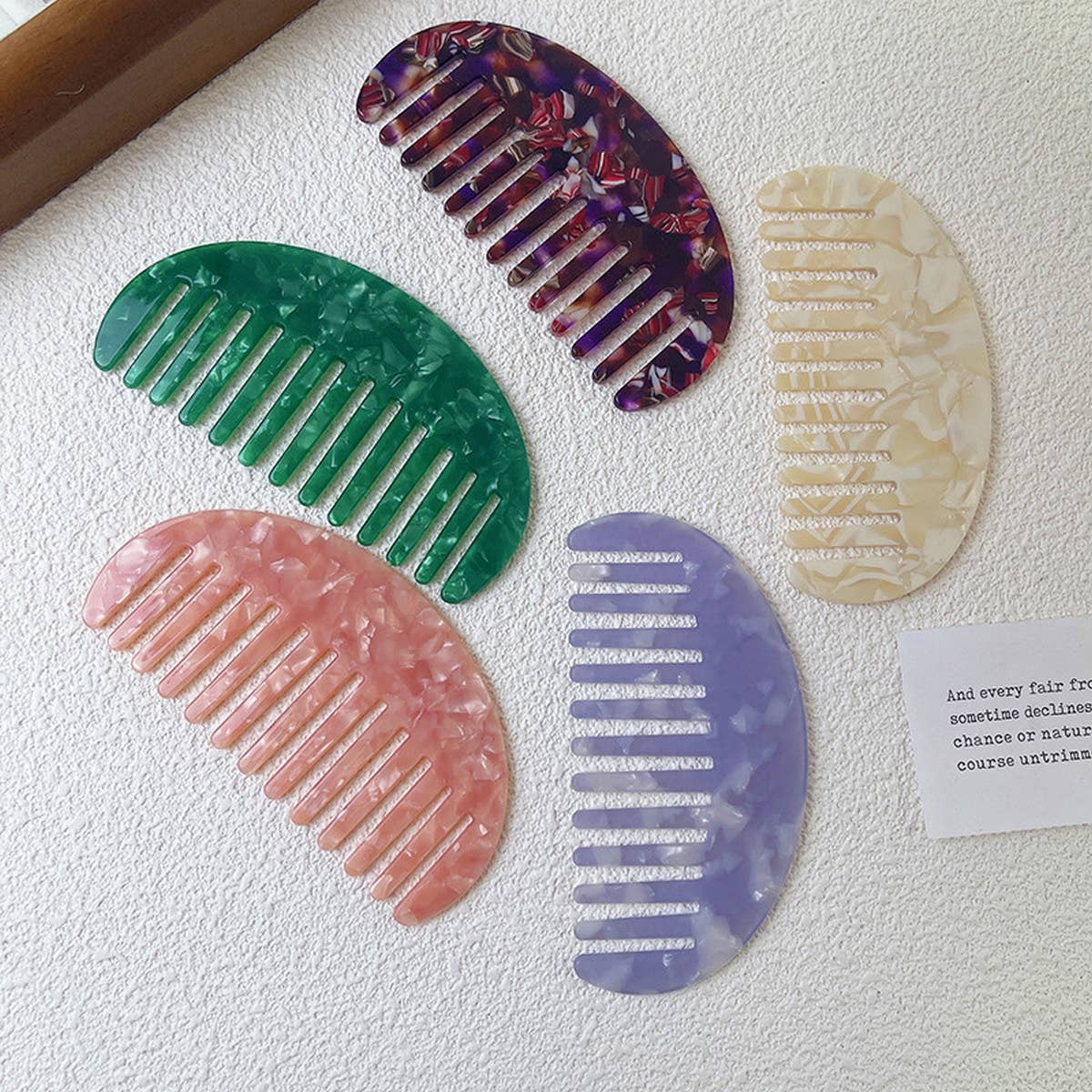 EXQUISITE PORTABLE WIDE-TOOTH COMB_CWMM1079