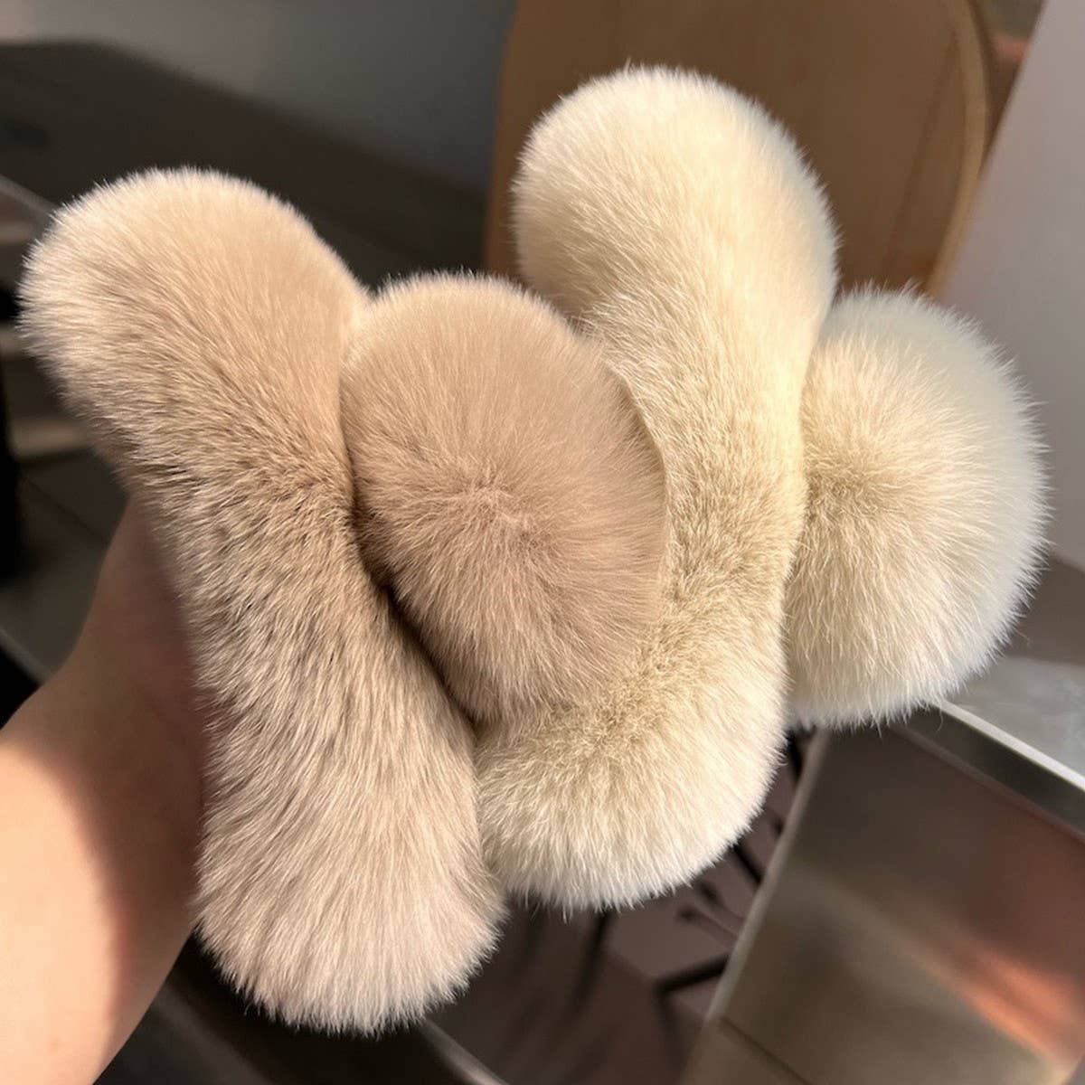 Large Real Rex Rabbit Fur Hair Claw - Cute & Cozy_CWAHA3302