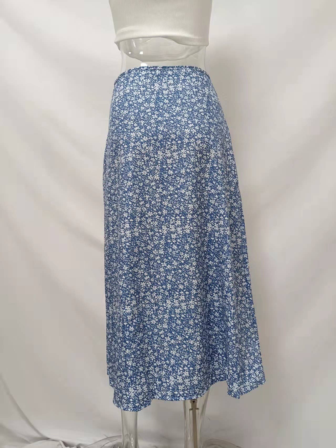 High-slit A-line body-hugging mid-waist skirt