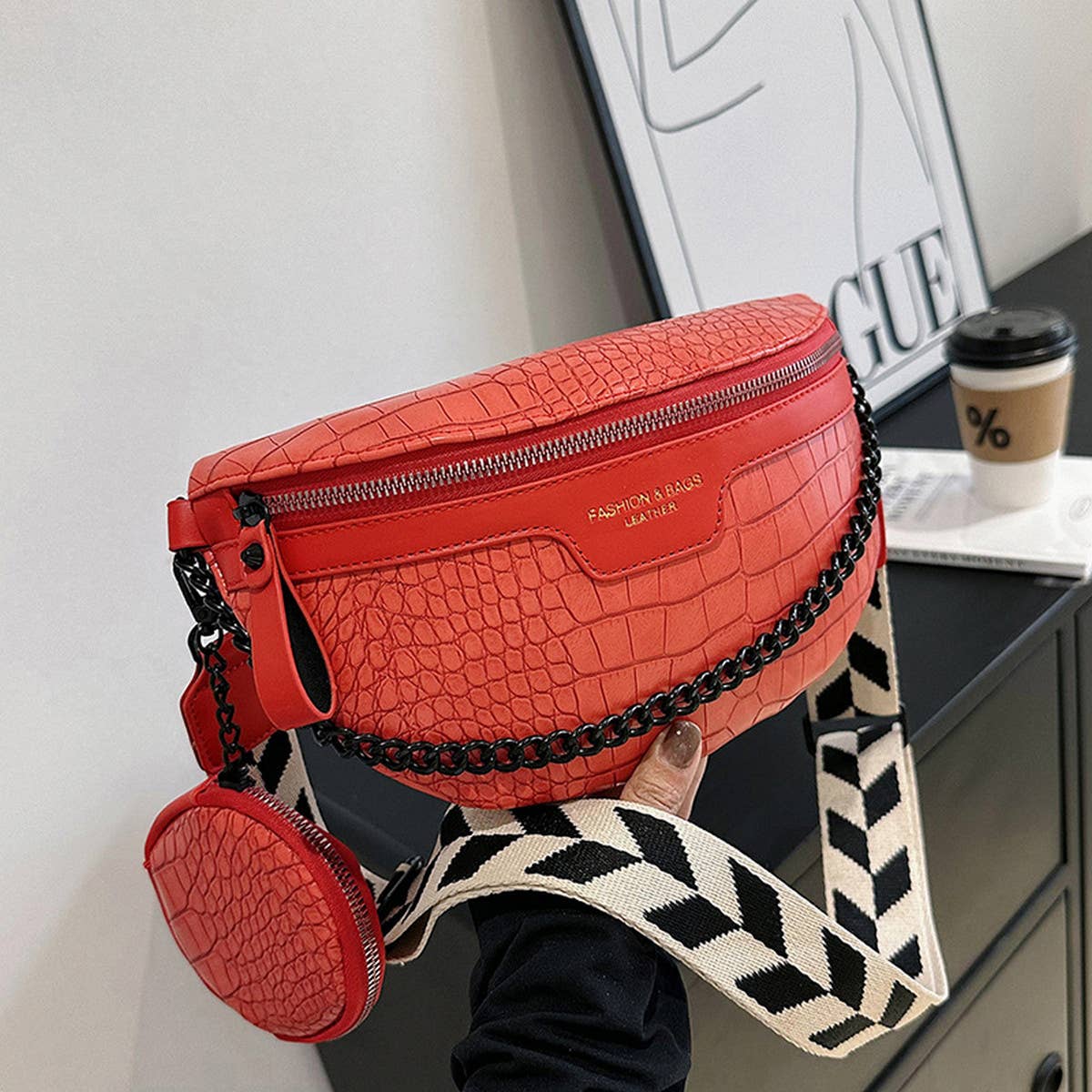 FASHIONABLE CROSSBODY CHEST BAG_CWAB2073