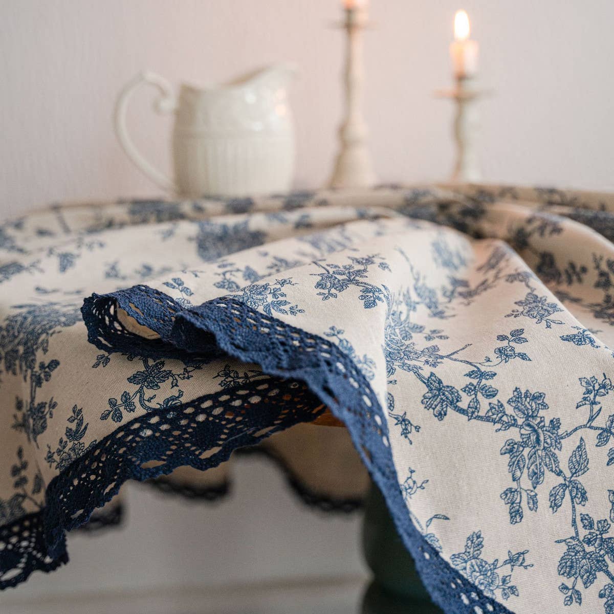 VINTAGE BLUE ROSE PRINT TABLECLOTH