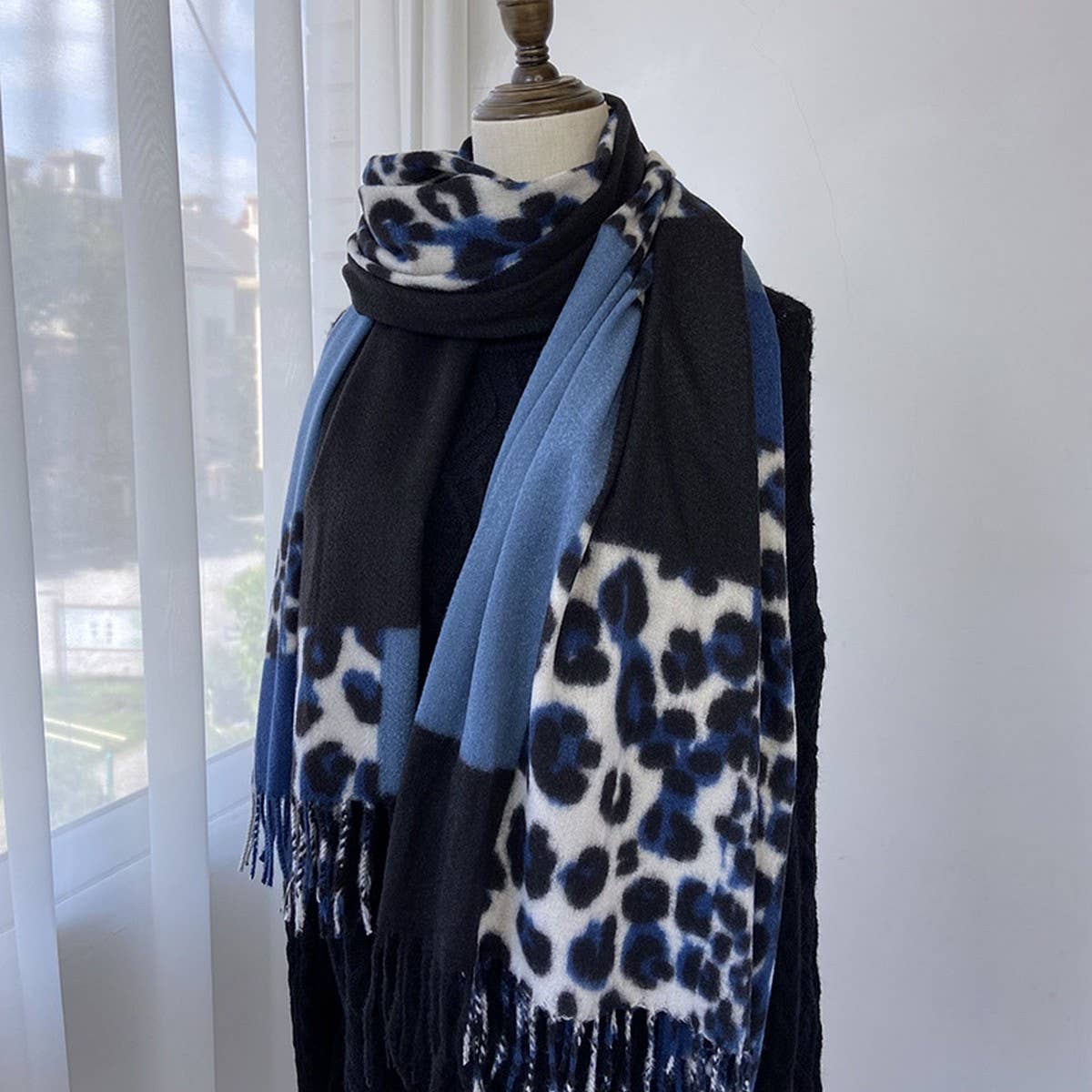 Leopard Colorblock Scarf ? Warm Tassel Winter Wrap