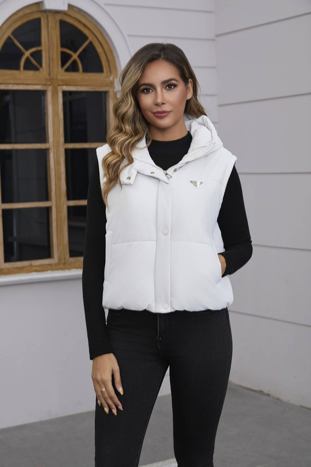 Short and thick breaded cotton-padded jacket