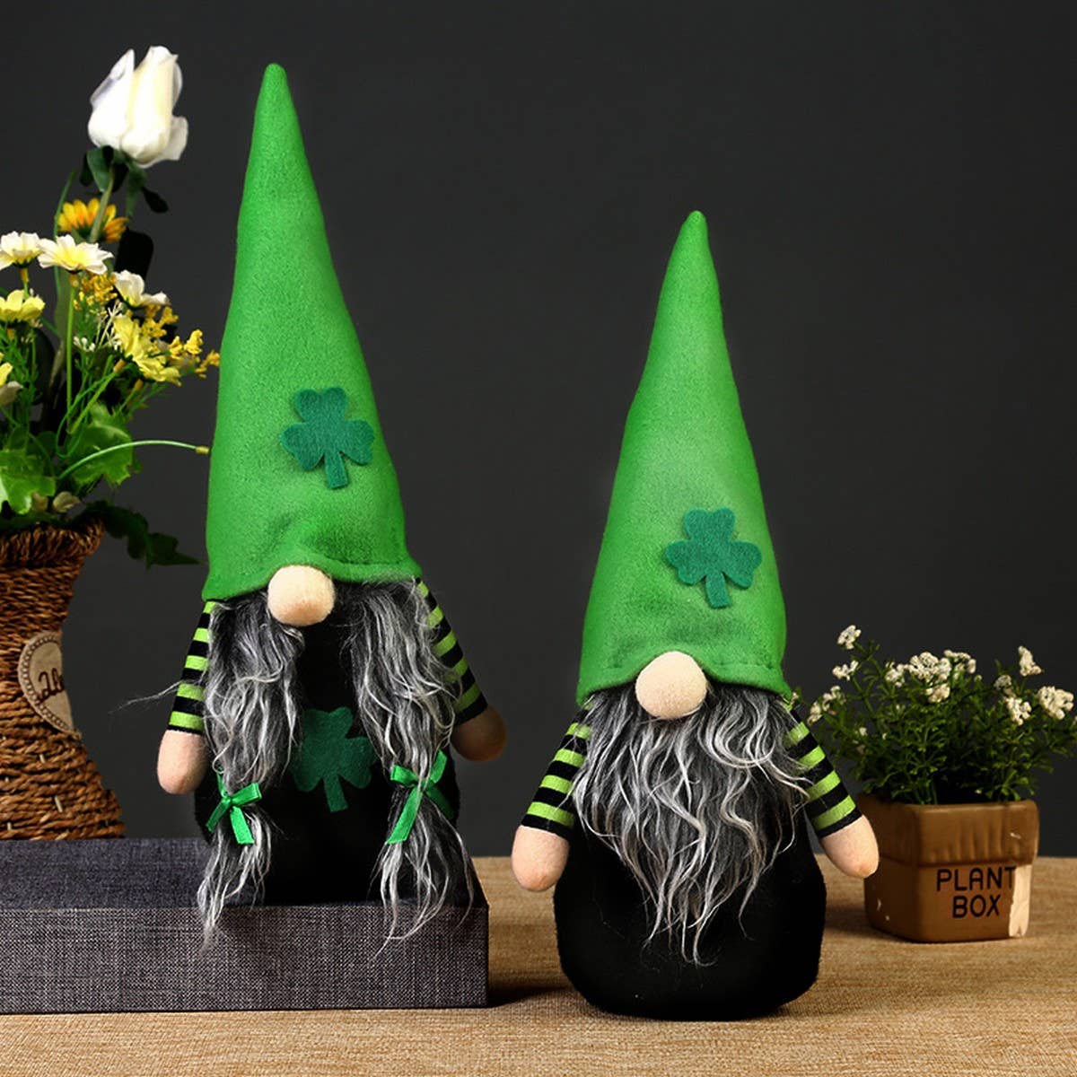 CWMM9483_ST. PATRICK'S DAY FACELESS OLD MAN ORNAMENT