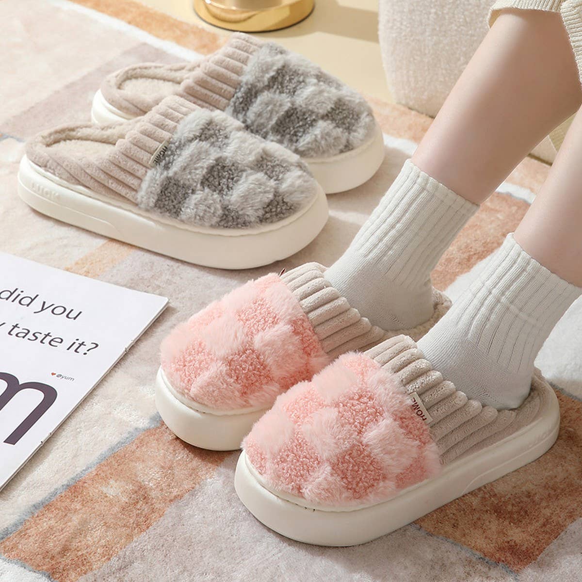 Checkered Fuzzy Warm Slippers ??Cozy & Stylish_CWSHS0270