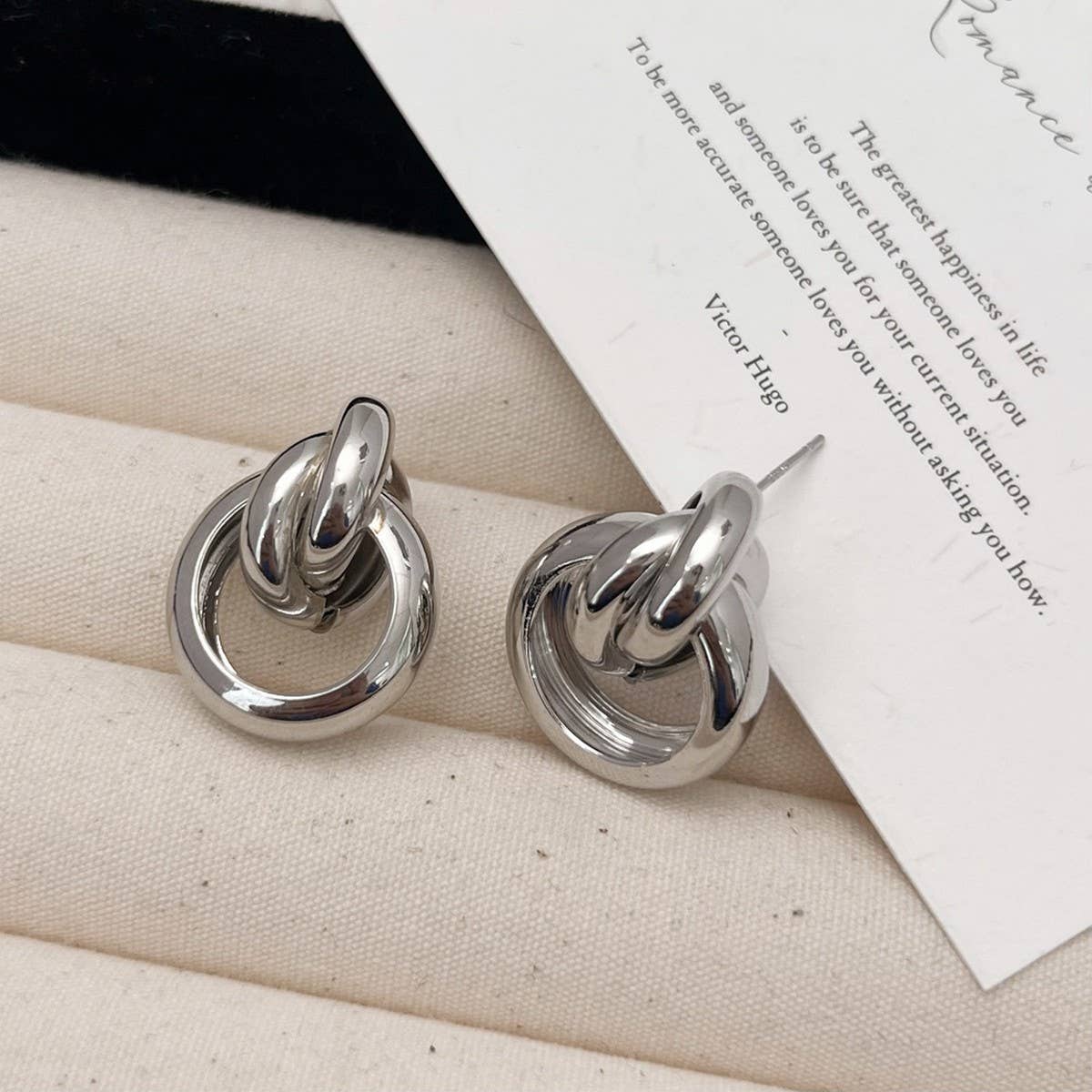 NEW FASHION RETRO GEOMETRIC EARRINGS FOR WOMEN