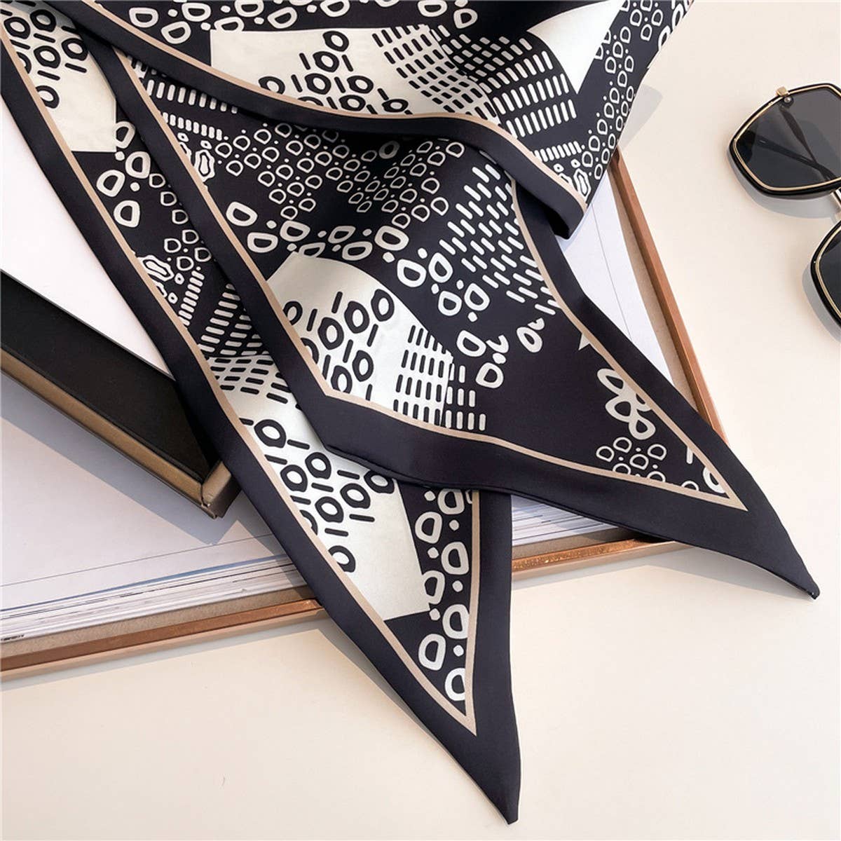 FASHIONABLE AND VERSATILE DOUBLE-LAYER HEAD SCARF_CWASC1513