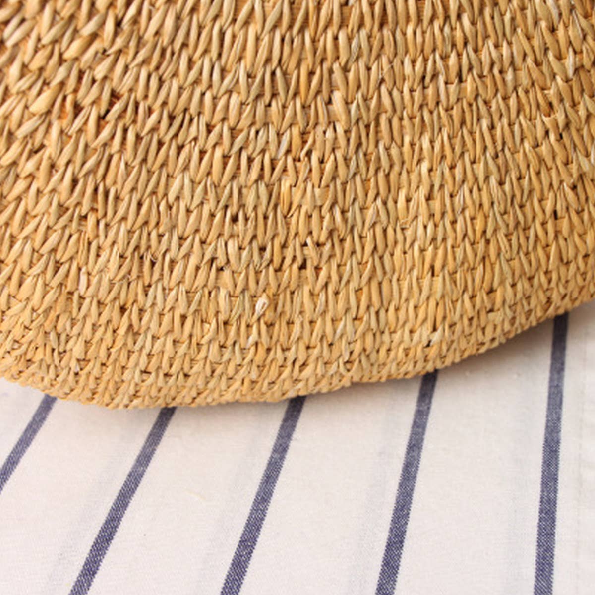 PORTABLE SEMI-CIRCLE WOOL BALL WOVEN BAG_CWAB2117