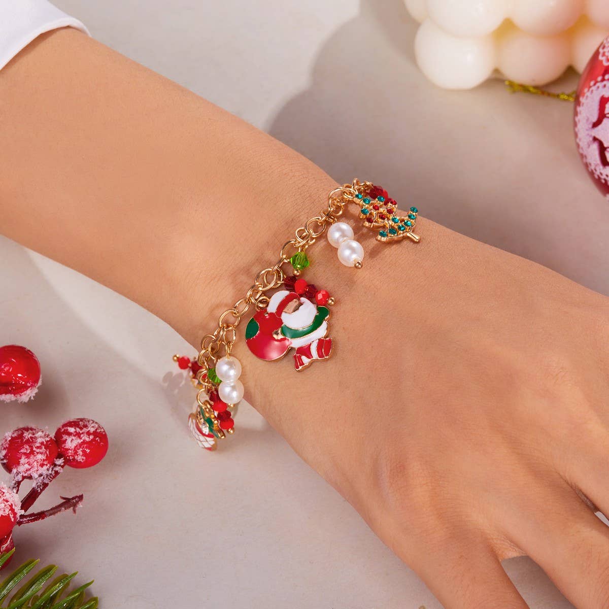 CWAJE2512_SANTA CLAUS RICE BEAD PENDANT BRACELET