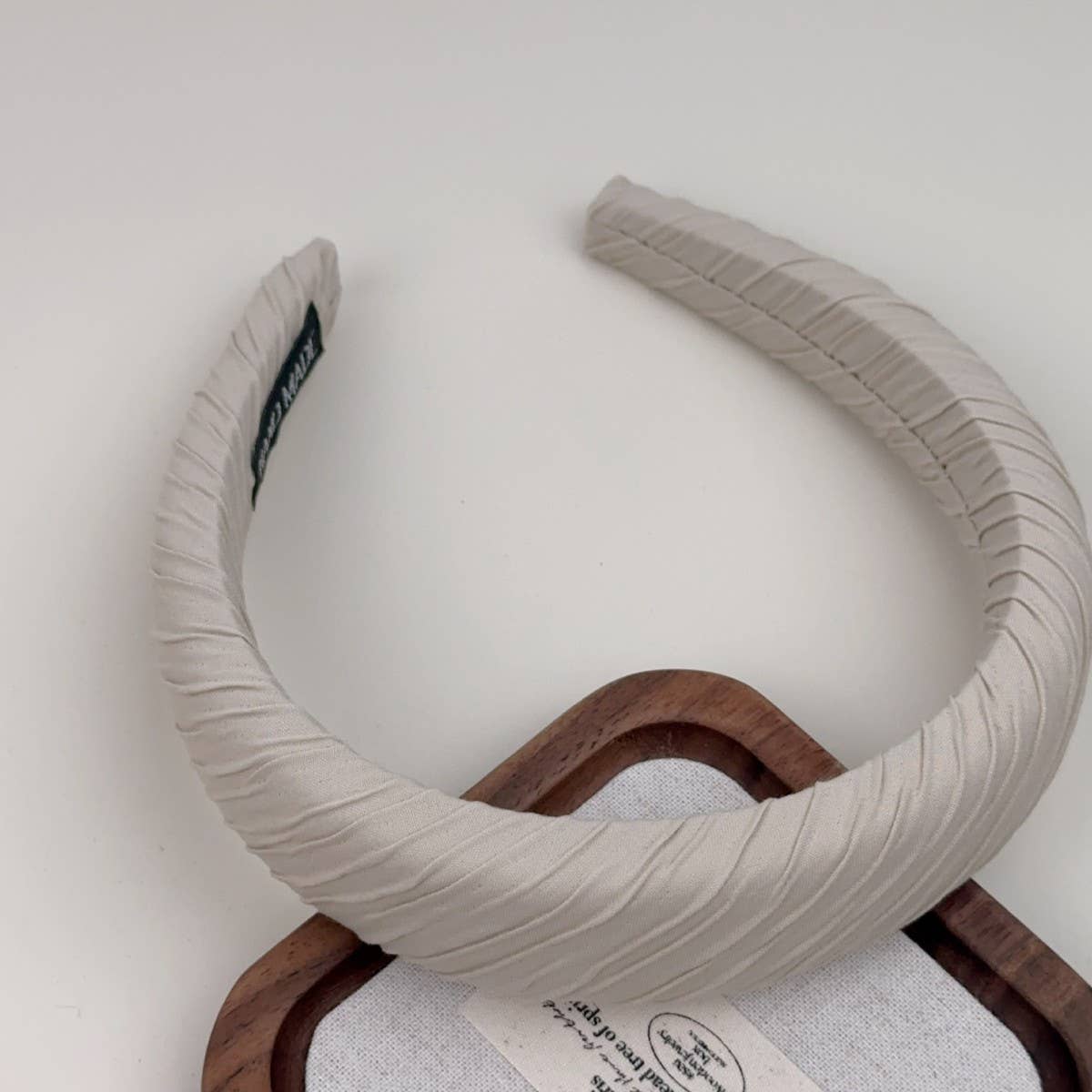 PLEATED TEMPERAMENT ALL-MATCH HEADBAND_CWAHA2380