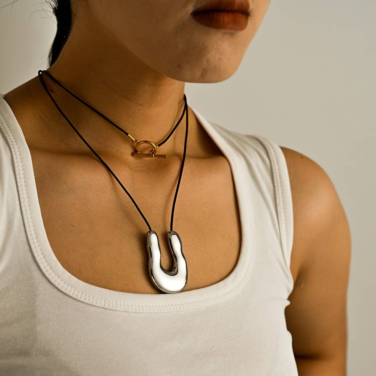 Irregular Horseshoe Pendant Leather Necklace