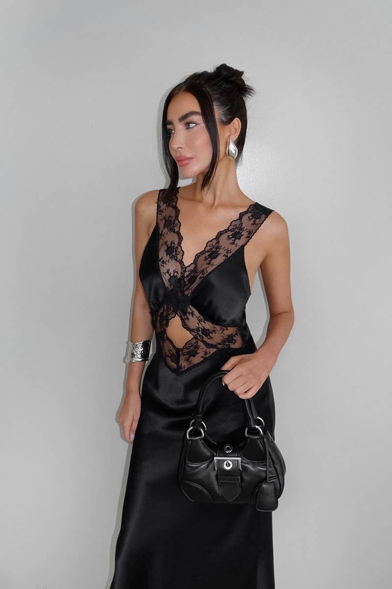 CWDMD4269_V-NECK HOLLOW LACE BLACK FISHTAIL DRESS