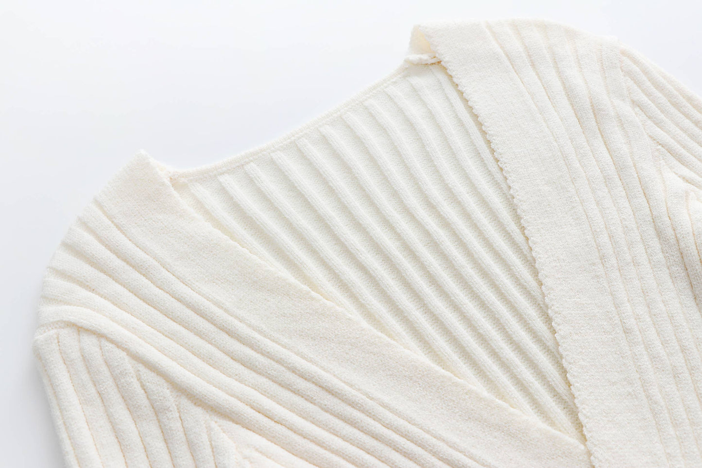 V-NECK PULLOVER CROSS SWEATER SWEATER