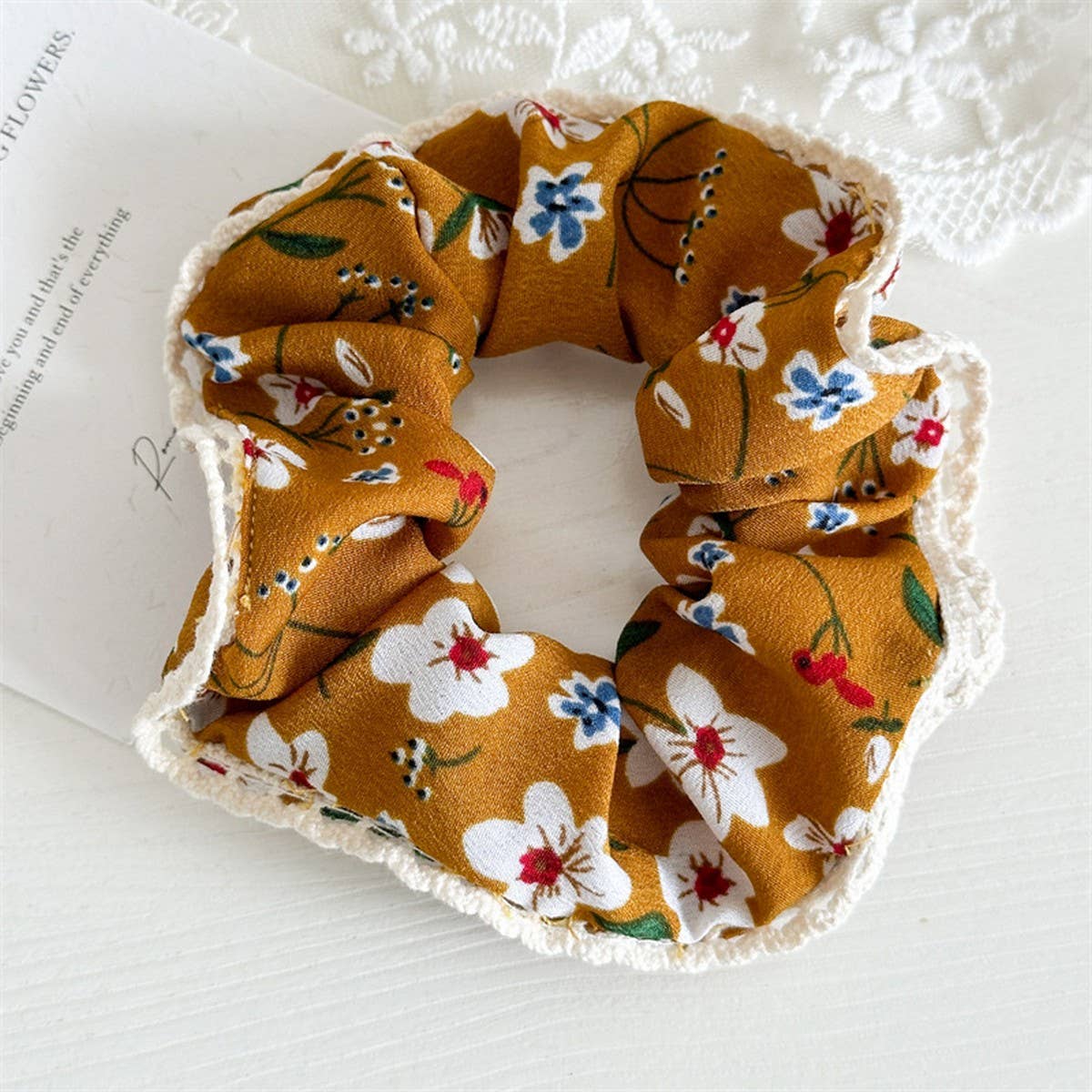 FLORAL LACE BORDER VERSATILE LARGE INTESTINE RING