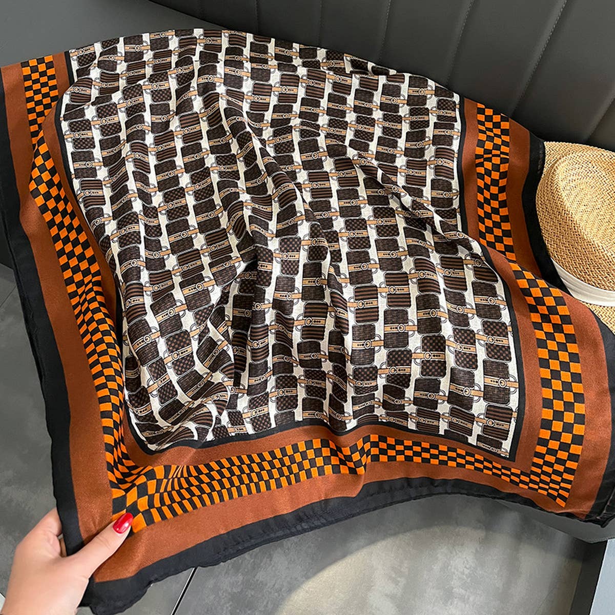 NEW FASHION LETTER CONTRAST COLOR SILK SCARF