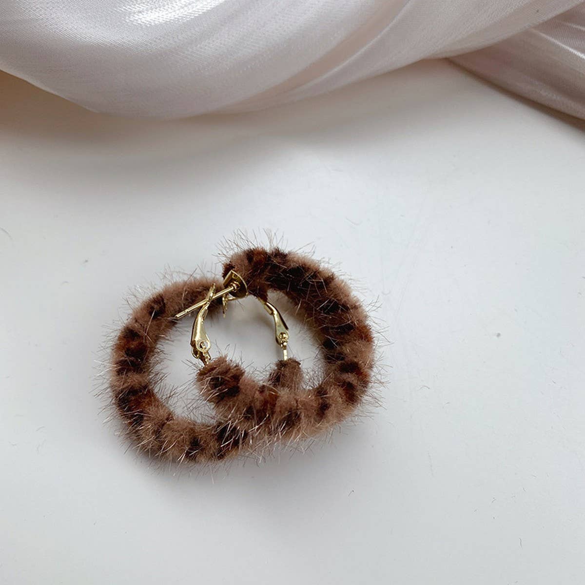 HONG KONG STYLE SHORT VELVET C HOOP EARRINGS