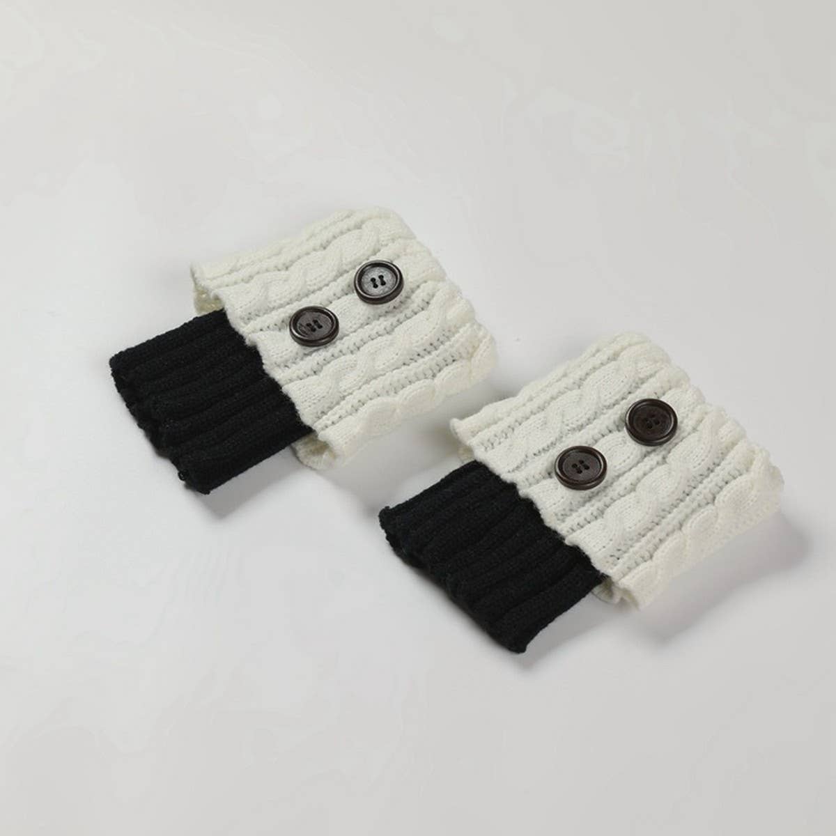 NEW COLOR MATCHING TWIST BUTTON WIDENED SOCKS
