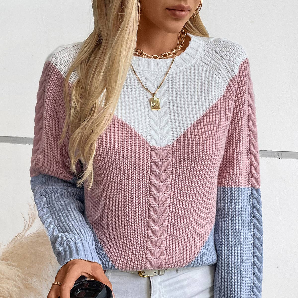 Vintage pullover knitwear with floral contrast