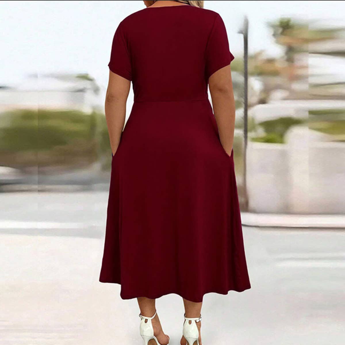 Elegant Long Dress ? Chic & Feminine Look