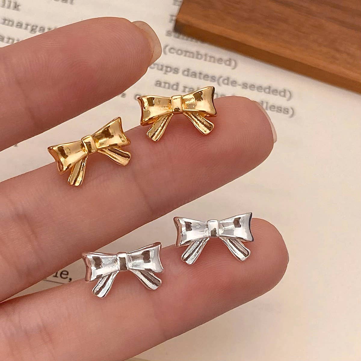 EXQUISITE AND FASHIONABLE METAL BOW EARRINGS_CWAJE2994