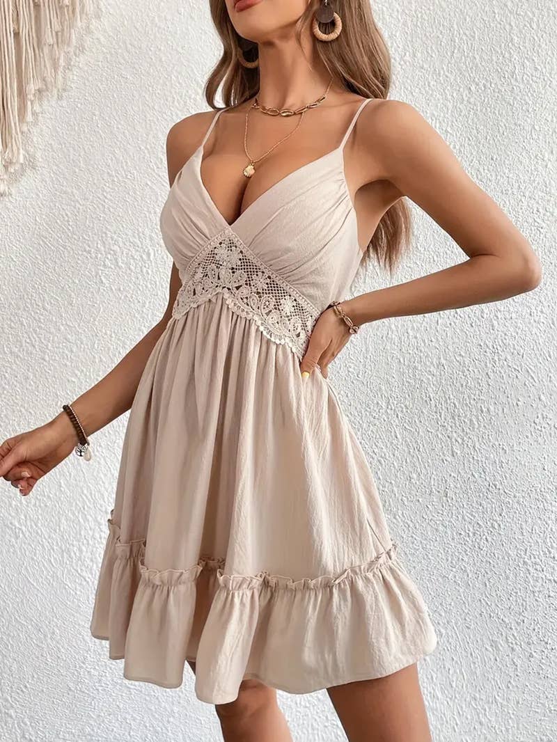 Hollowed-out black ear-trimmed,strapless dress