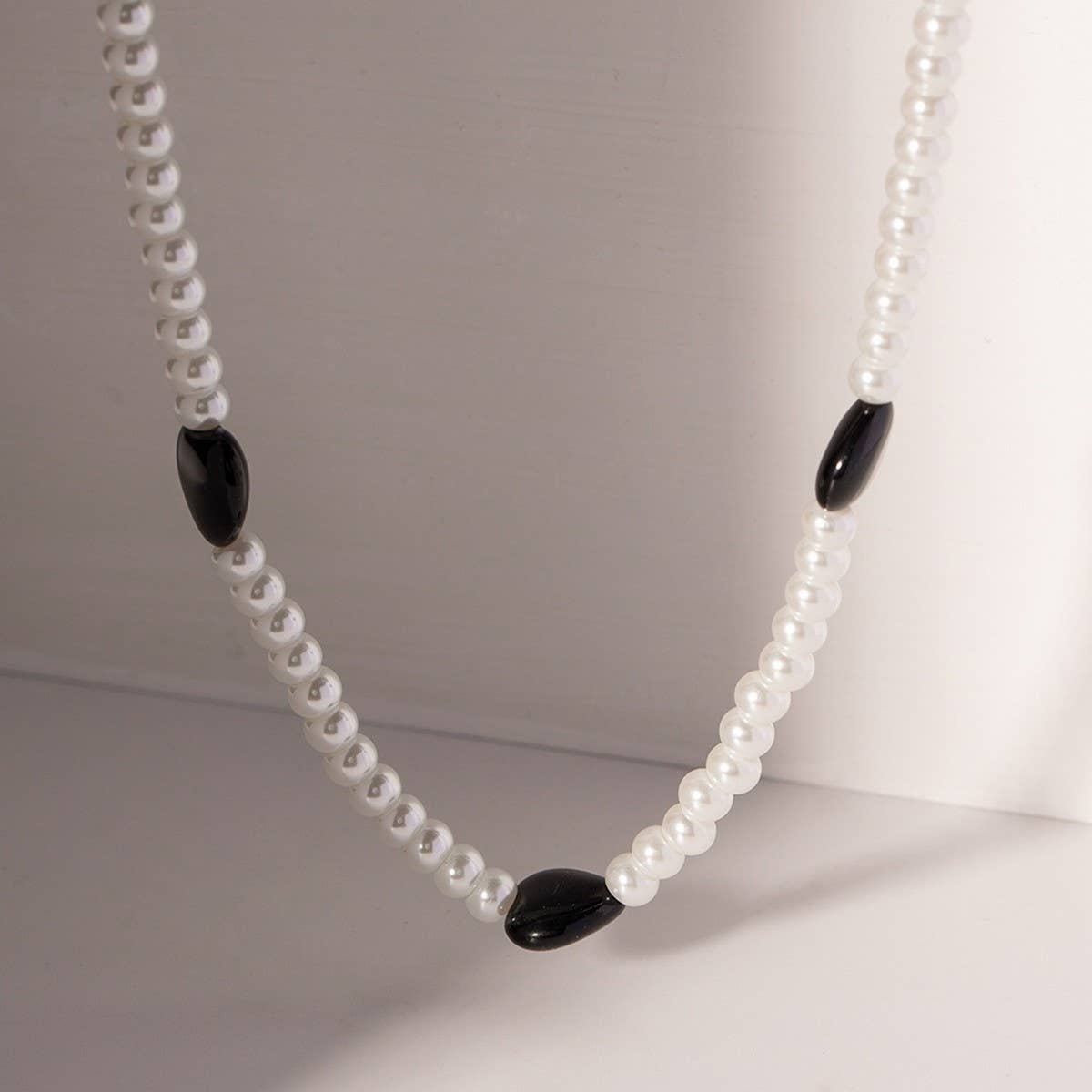 GLASS PEARLNICHEHIGH-END SENSE NECKLACE