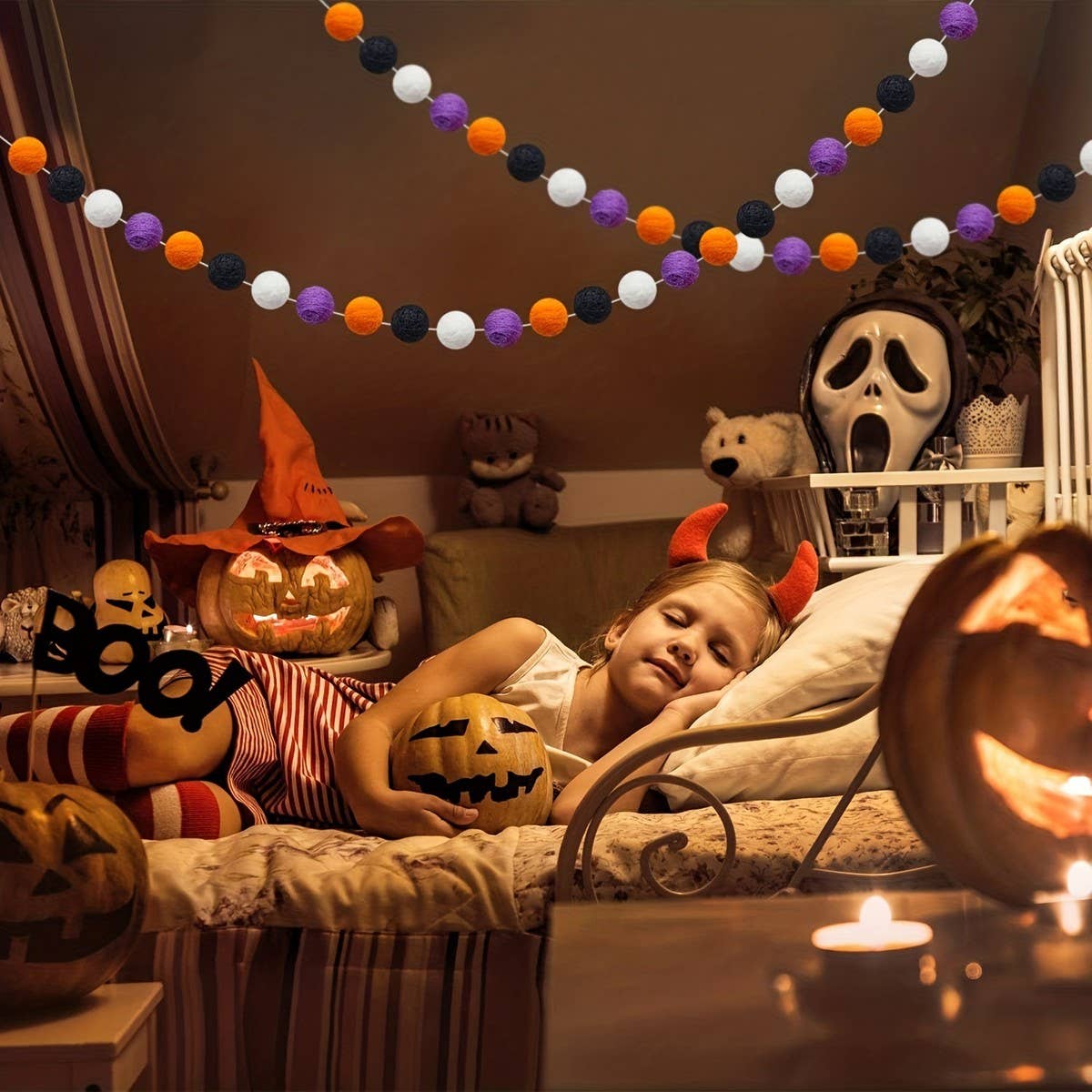 CWMM10230_HALLOWEEN FELT BALL GARLAND 24PCS SPOOKY DECOR