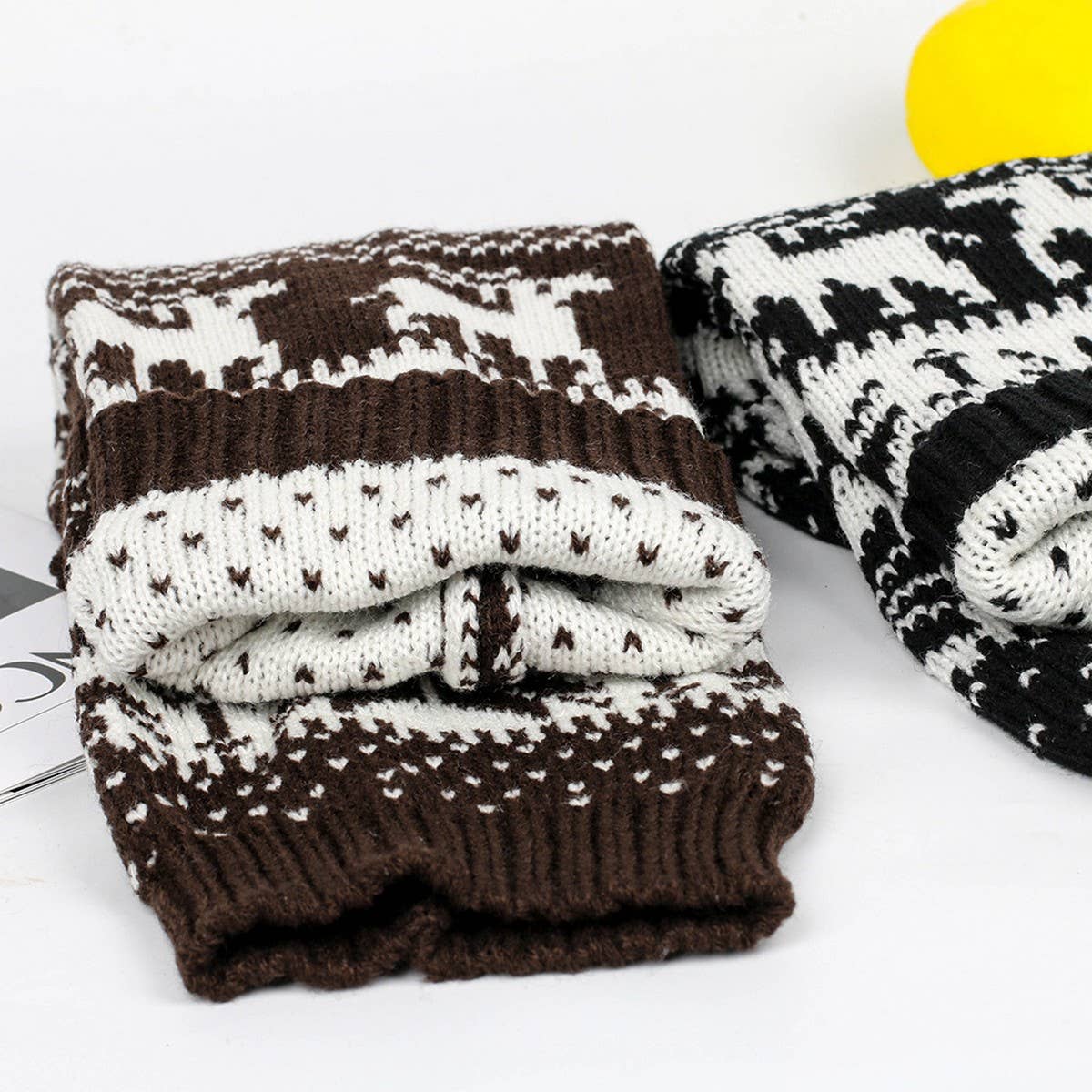 CWMS0814_Christmas Snowflake Fawn Knitting Leg Warmers