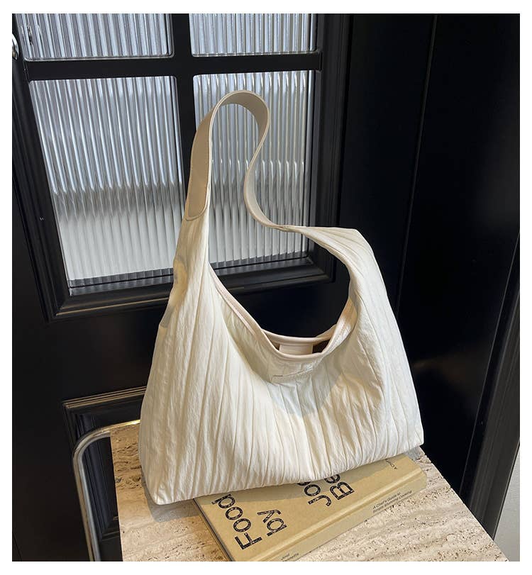 Large-capacity lightweight hand-held cloth bag