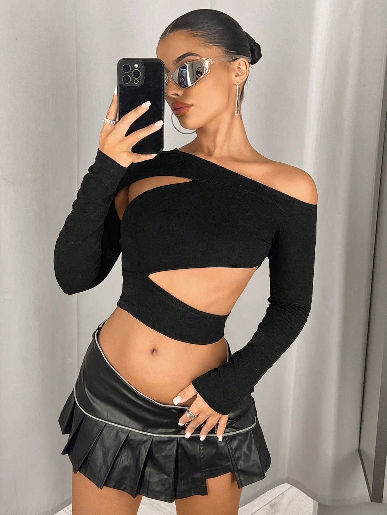 Irregular sloping neck off-the-shoulder Y2K top