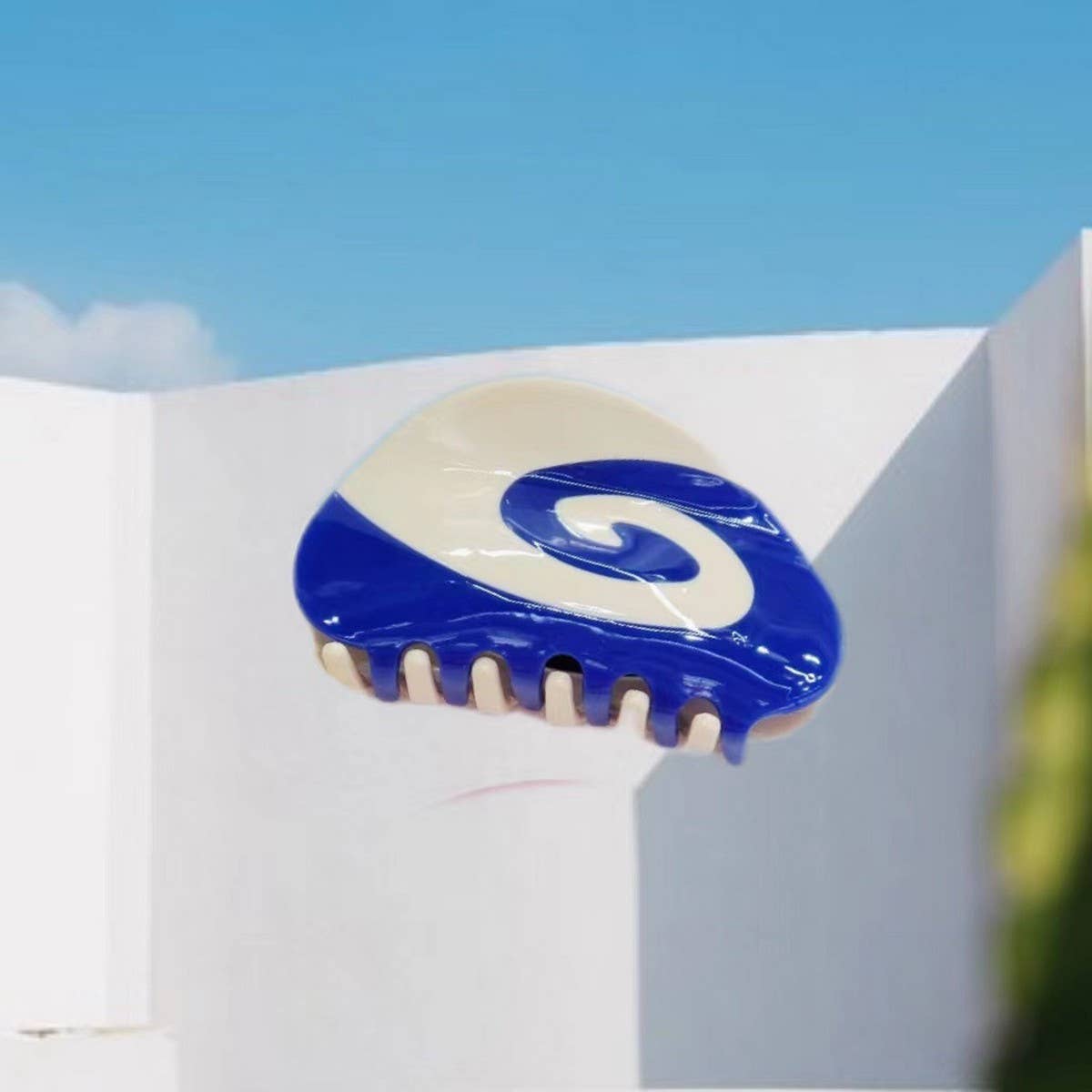 CWAHA1574_CREATIVE SWIRL SHELL HAIR CLAW CLIP