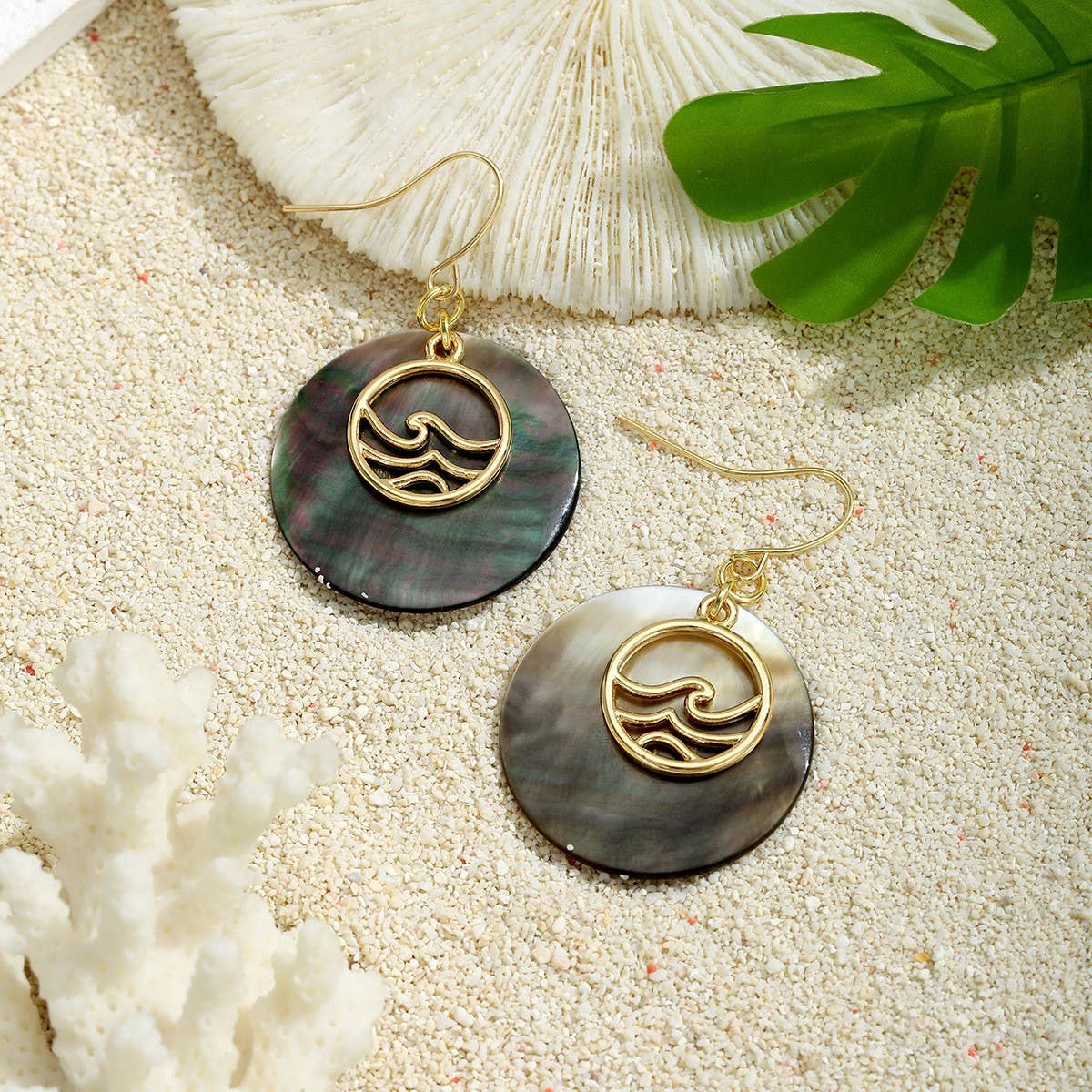 NATURAL BLACK SHELL DISC COCONUT TREE EARRINGS