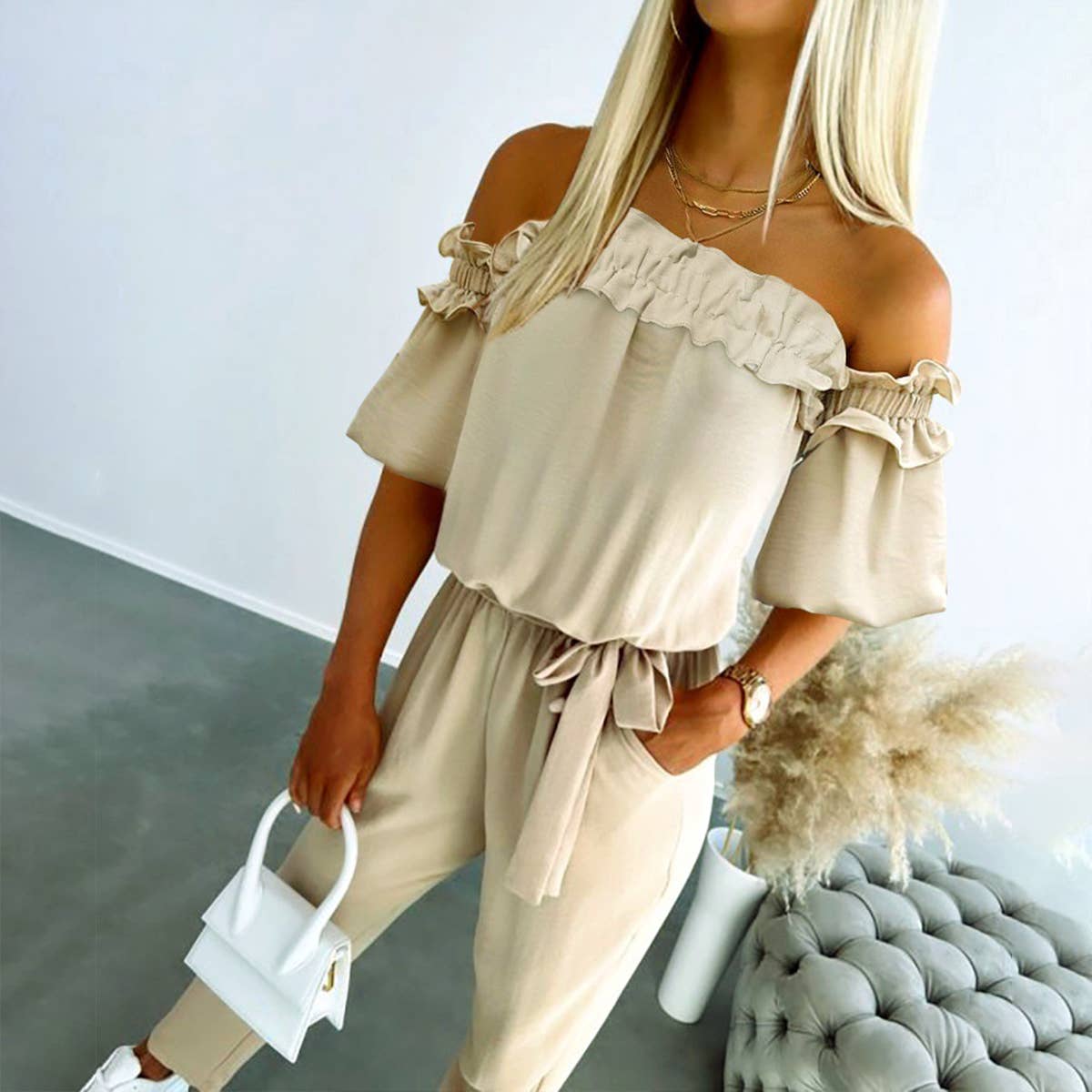 One-shoulder lace solid color jumpsuit