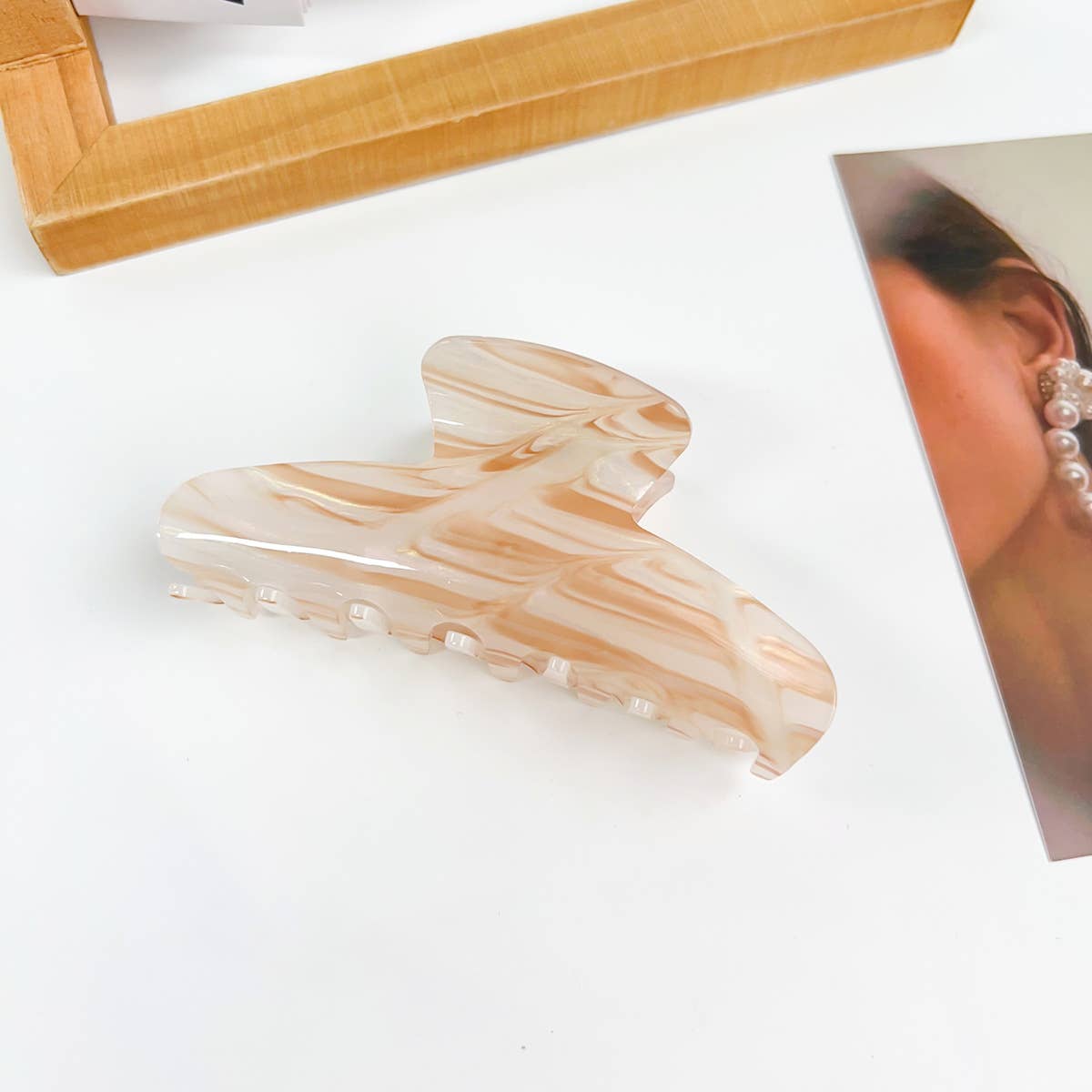 Simple geometric grab acrylic hair clip