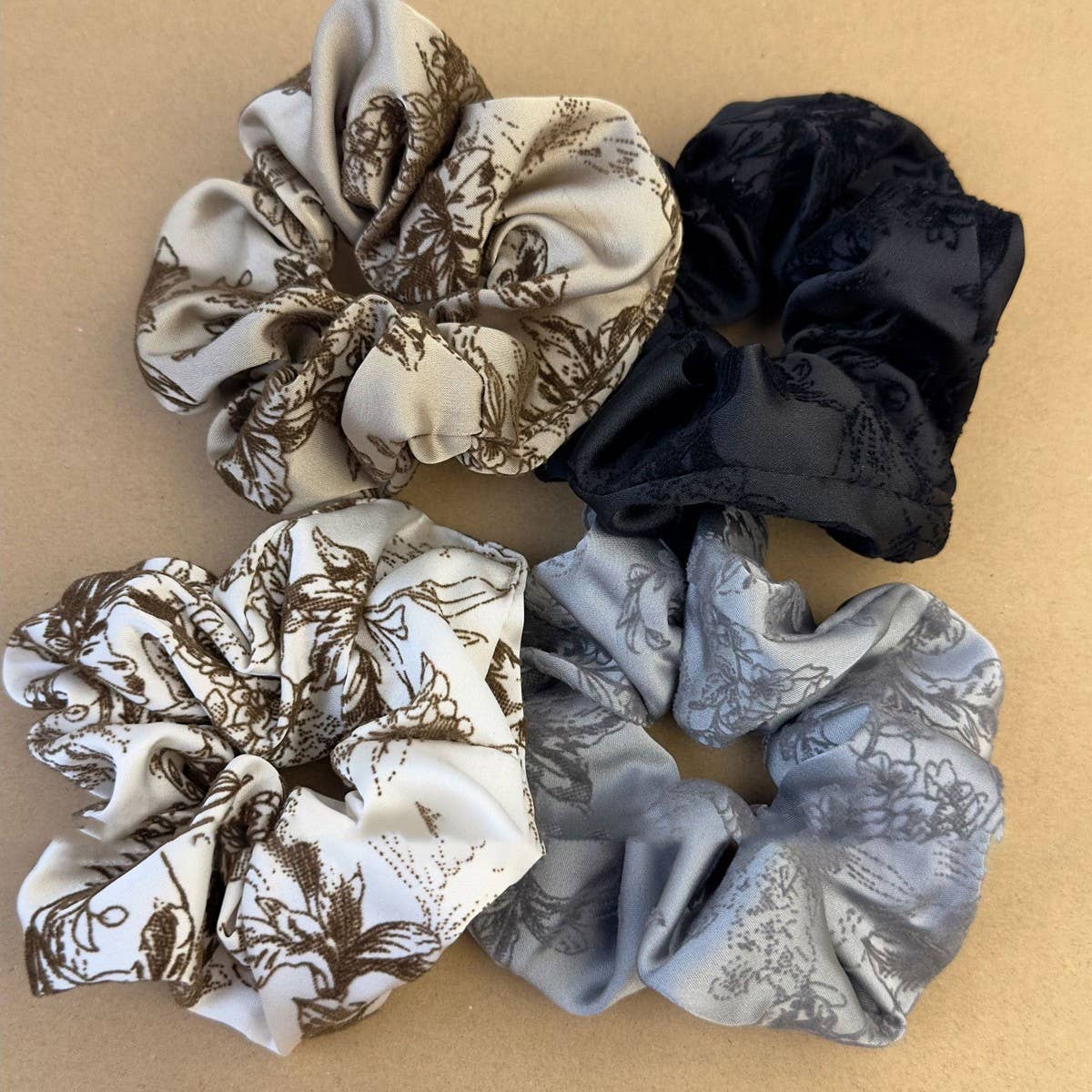 FRENCH RETRO PRINTED LARGE INTESTINE HAIR TIE_CWAHA1290