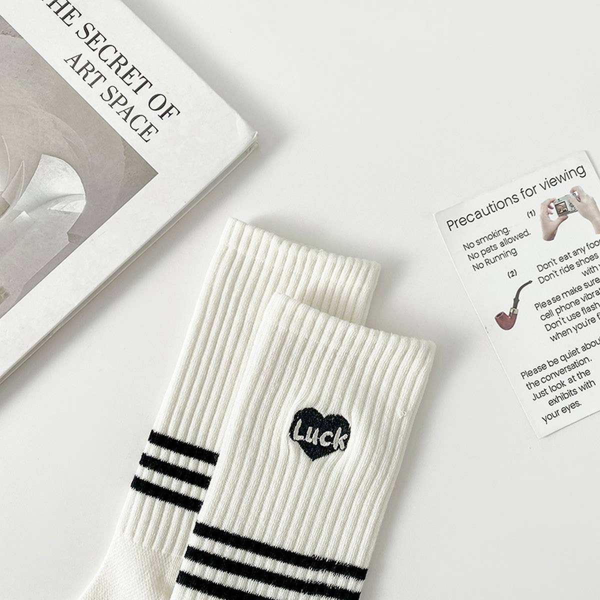 BLACK AND WHITE STRIPED MESH COTTON SOCKS_CWMS0956