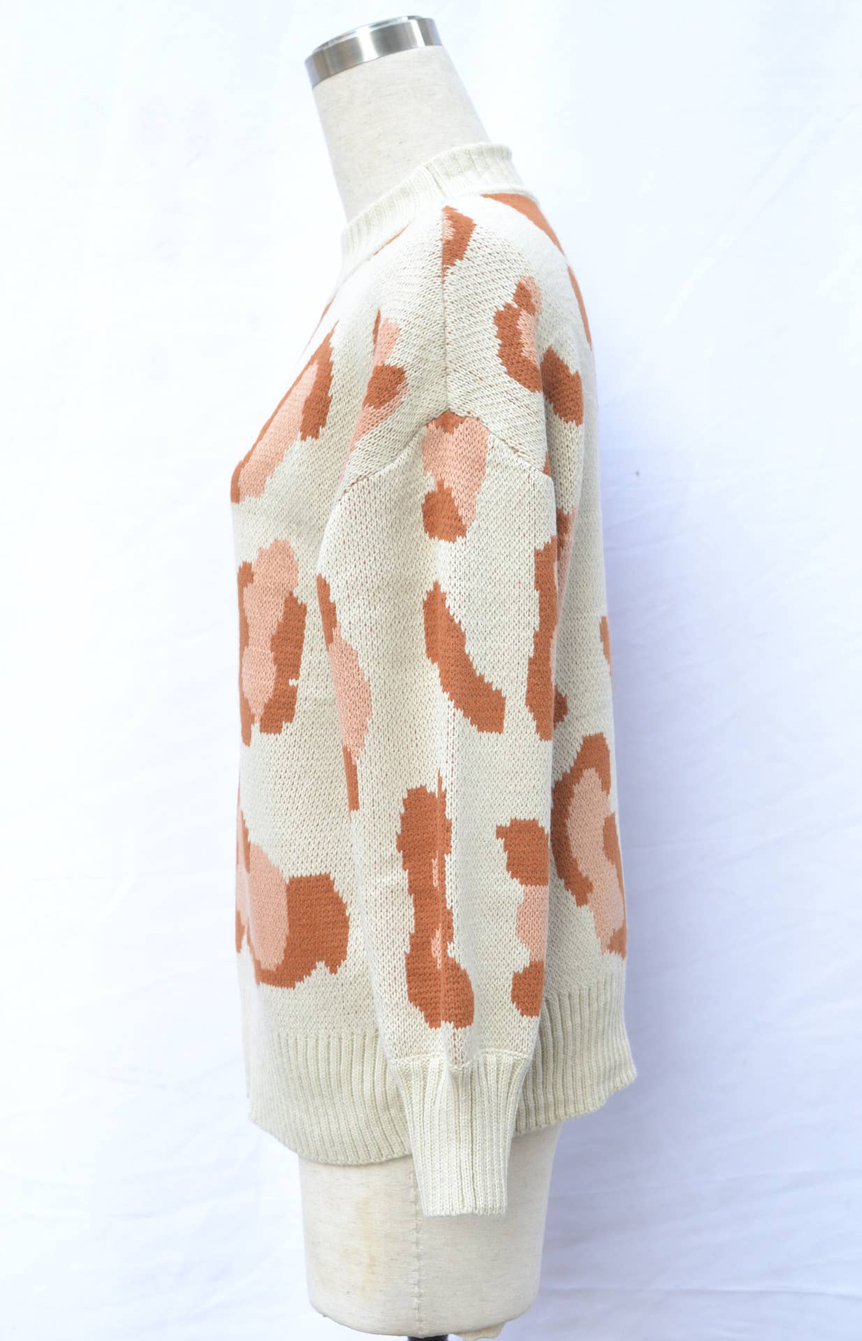 LEOPARD PRINT PULLOVER KNIT SWEATER